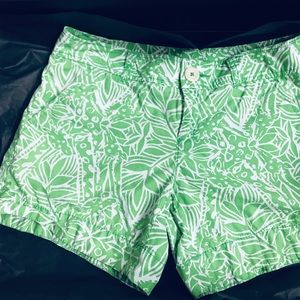 Green Lilly Pulitzer Short in Classic Print size 0